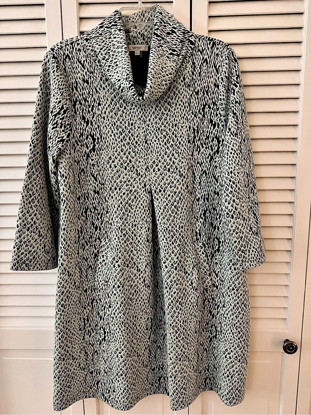 tyler böe Animal Print Midi Dress Gray & Black Size Large